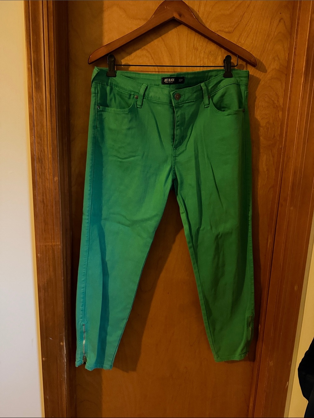 Just Black Bright Green Cropped Skinny Jeans
